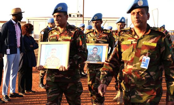 阿卜耶伊举行一场庄严的仪式，悼念六名在南科尔多凡州卡杜格利联合国苏丹特派团后勤基地遭无人机袭击中牺牲的孟加拉国维和人员。